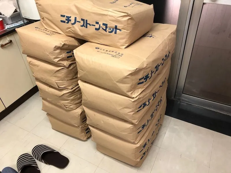 明日は床下調湿材敷込み施工に伺います