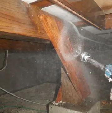 某住居にてホウ酸「ボロンdeガード工法」を施工