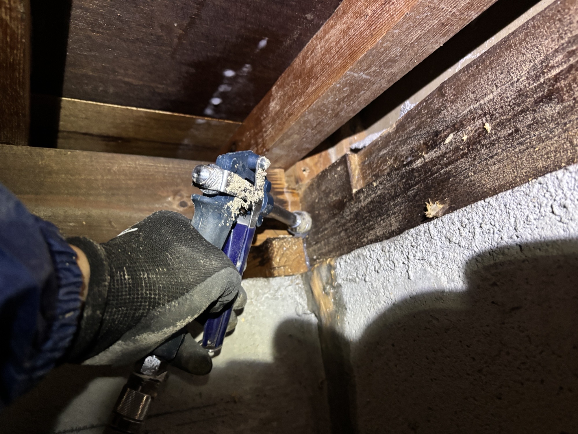 大分市U様邸シロアリ予防施工写真