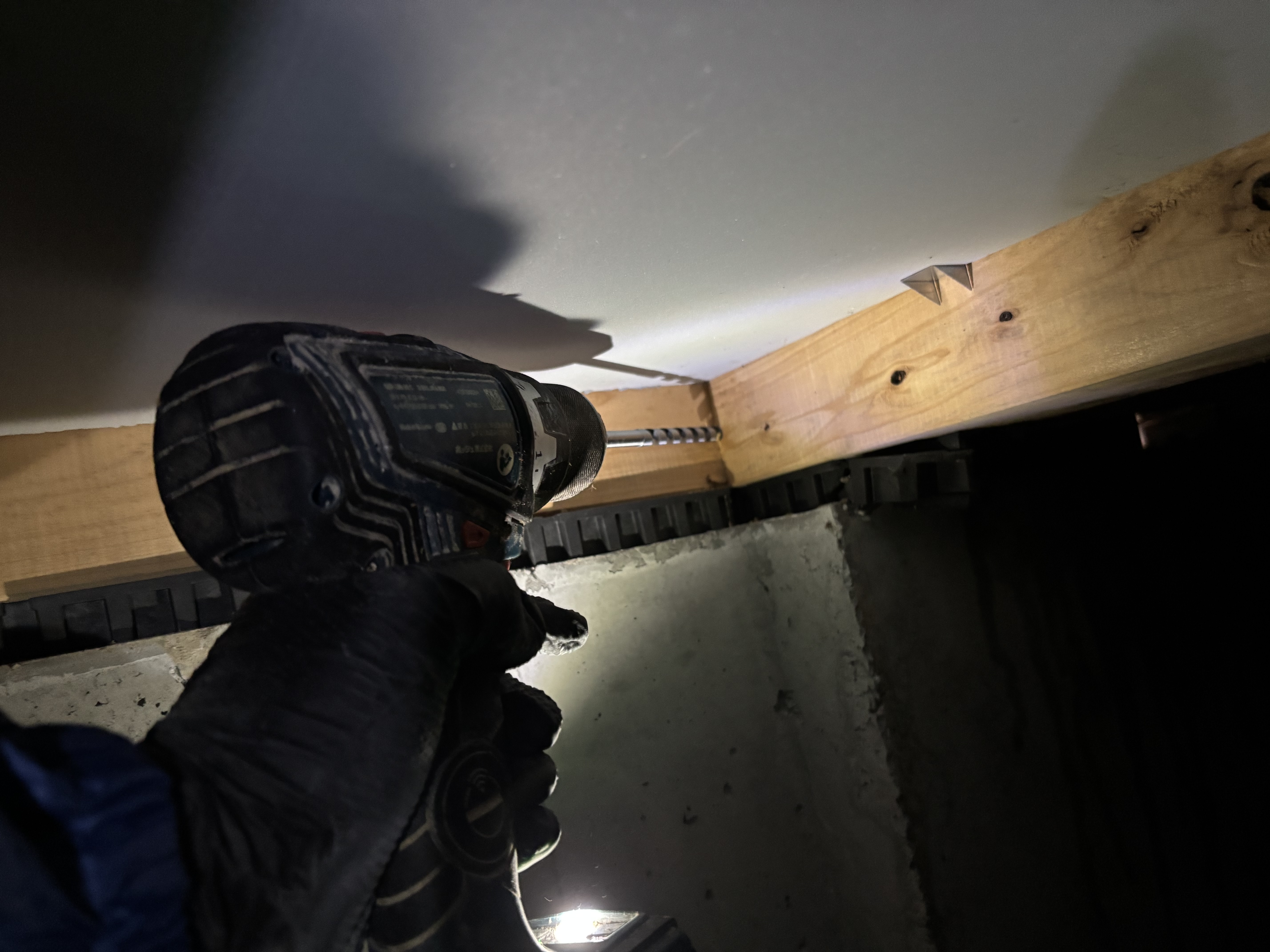 大分市T様邸シロアリ予防施工写真