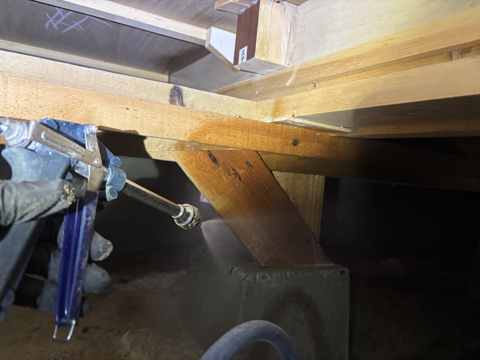 大分市W様邸シロアリ予防施工写真