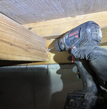 竹田市K様邸シロアリ予防・竹炭調湿剤敷設・防腐防カビ施工・浴槽まわりコーキング施工写真