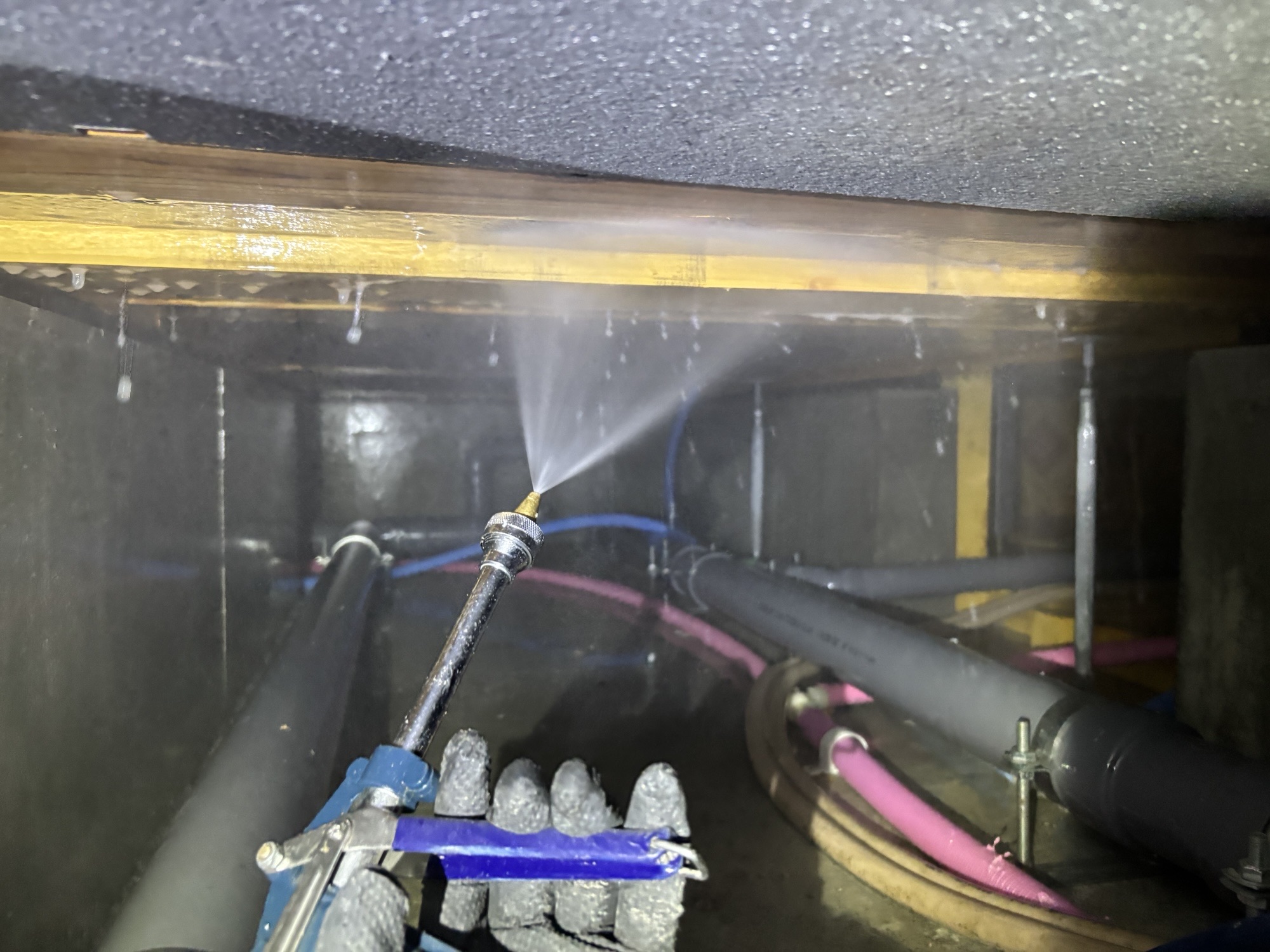 大分市I様邸シロアリ予防施工写真